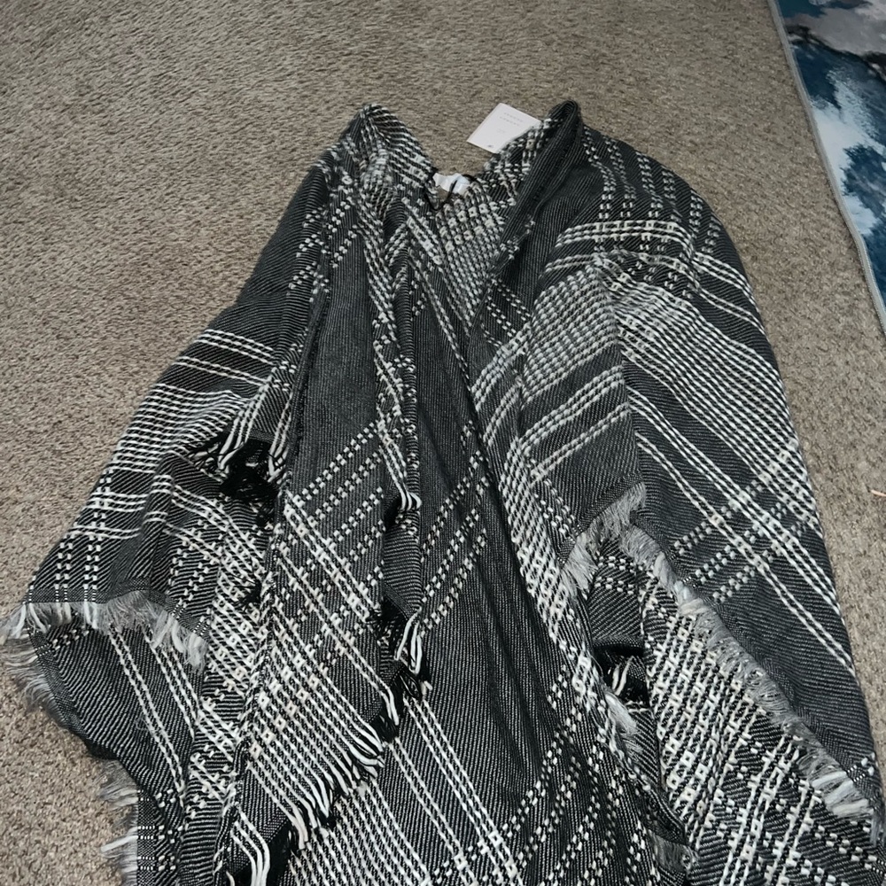 Lauren Conrad shawl